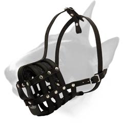 Leather dog muzzle with adjustable straps